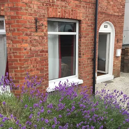 Spacious 5 Large Bedroom Victorian House - Beach 2 Miles Poole Exterior photo